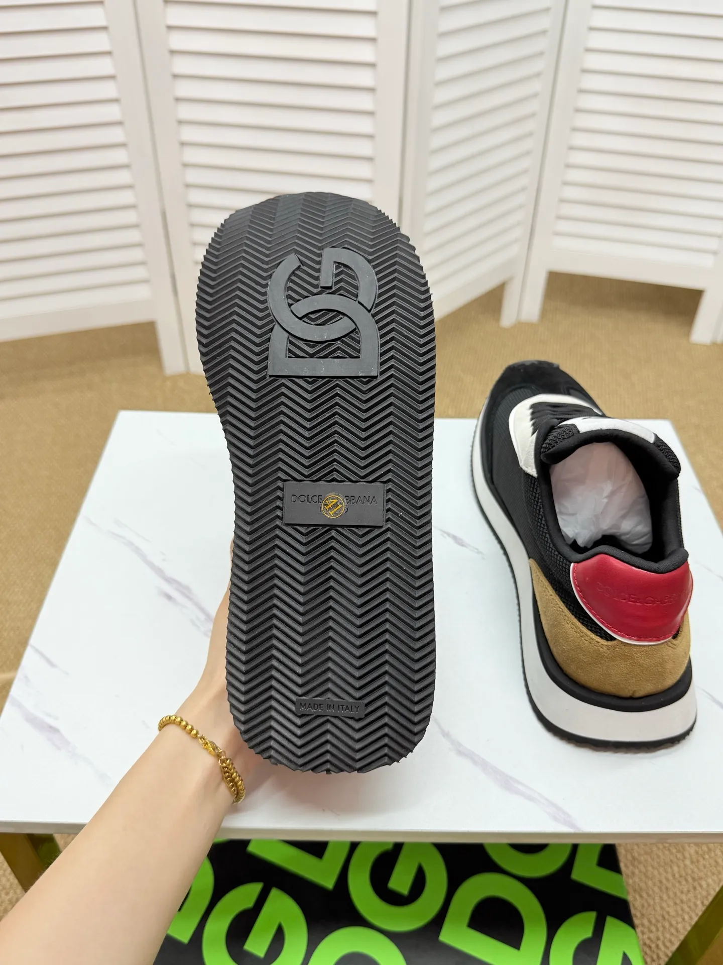 Men's clothing and shoes 250. The latest sports and casual shoes for couples (DG) are fashionable and versatile, and can add luster to various looks. Create an exquisite design with unique dynamic vitality and modern atmosphere, showing modern elegance. Size: 36-46 (45 and 46 are custom-made and cannot be returned or exchanged) Se
